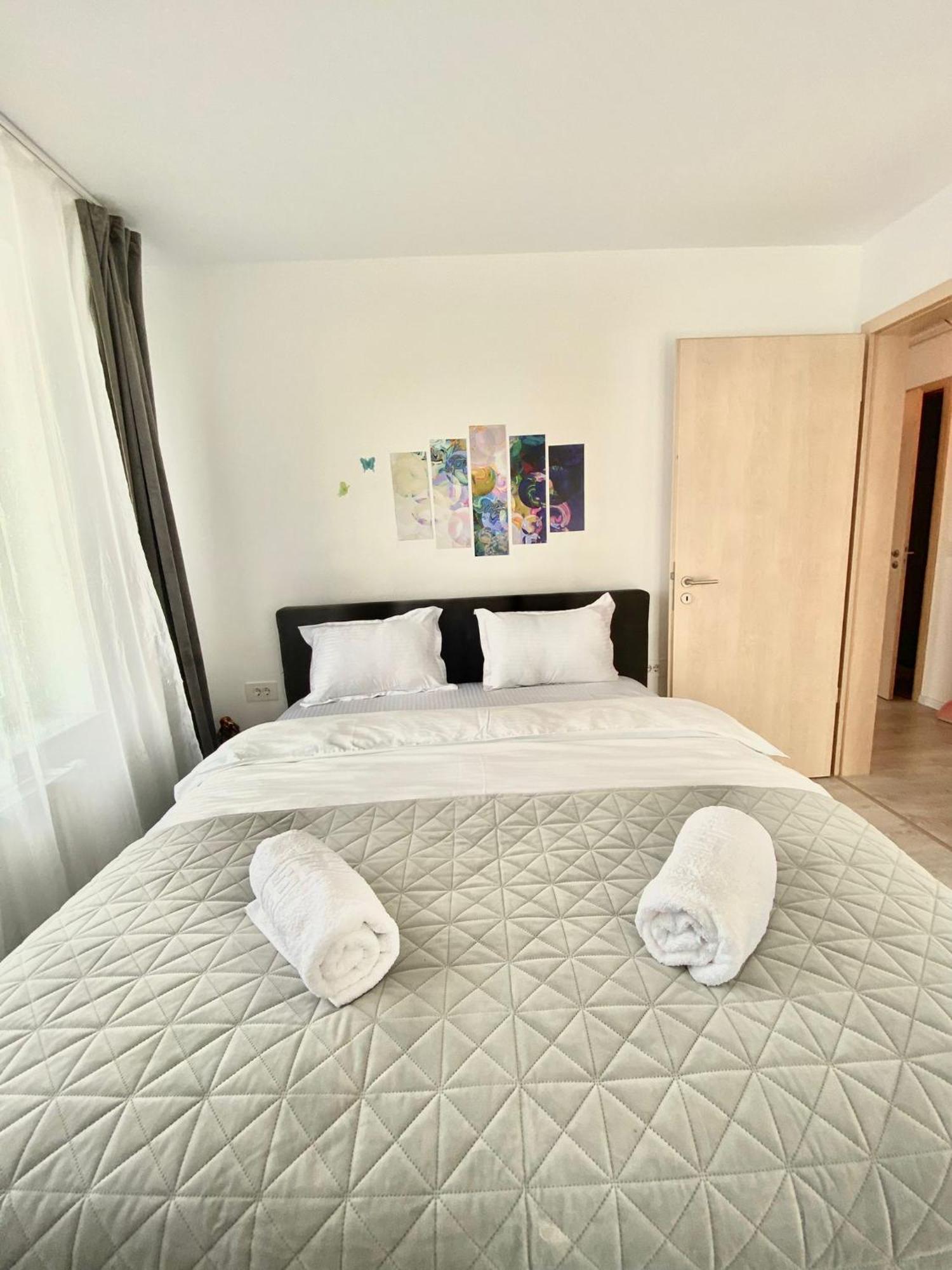 Jad - Luxury 3 Rooms & 2 Rooms Apartments In Kasper, Near Coresi Mall Brasov Luaran gambar