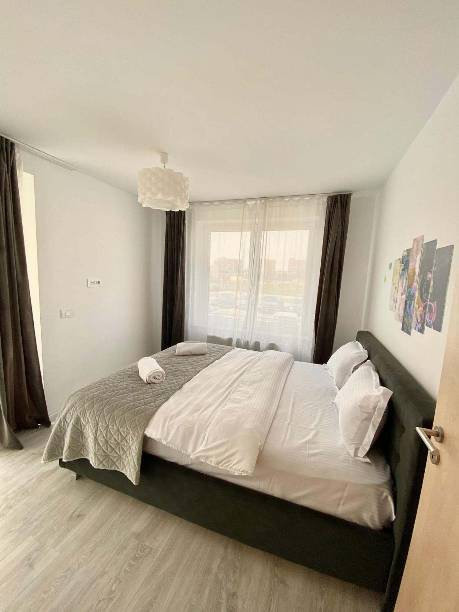 Jad - Luxury 3 Rooms & 2 Rooms Apartments In Kasper, Near Coresi Mall Brasov Luaran gambar