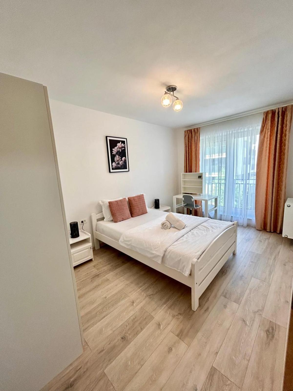 Jad - Luxury 3 Rooms & 2 Rooms Apartments In Kasper, Near Coresi Mall Brasov Luaran gambar