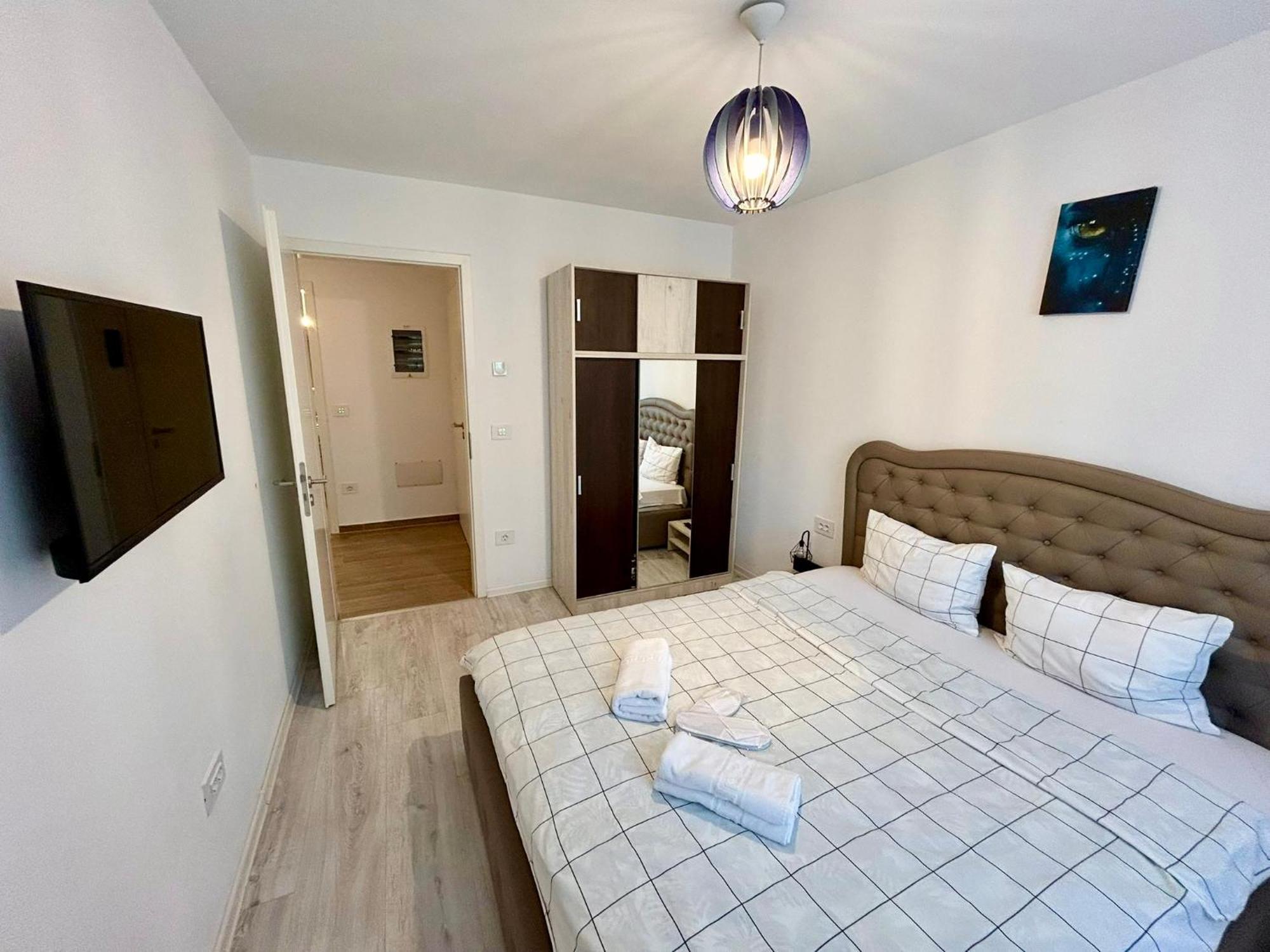 Jad - Luxury 3 Rooms & 2 Rooms Apartments In Kasper, Near Coresi Mall Brasov Luaran gambar