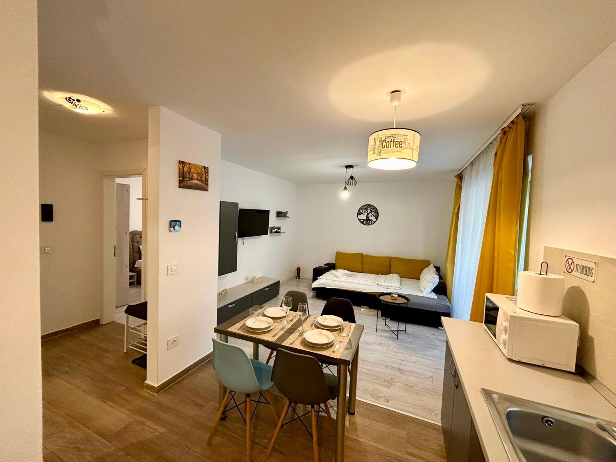 Jad - Luxury 3 Rooms & 2 Rooms Apartments In Kasper, Near Coresi Mall Brasov Luaran gambar