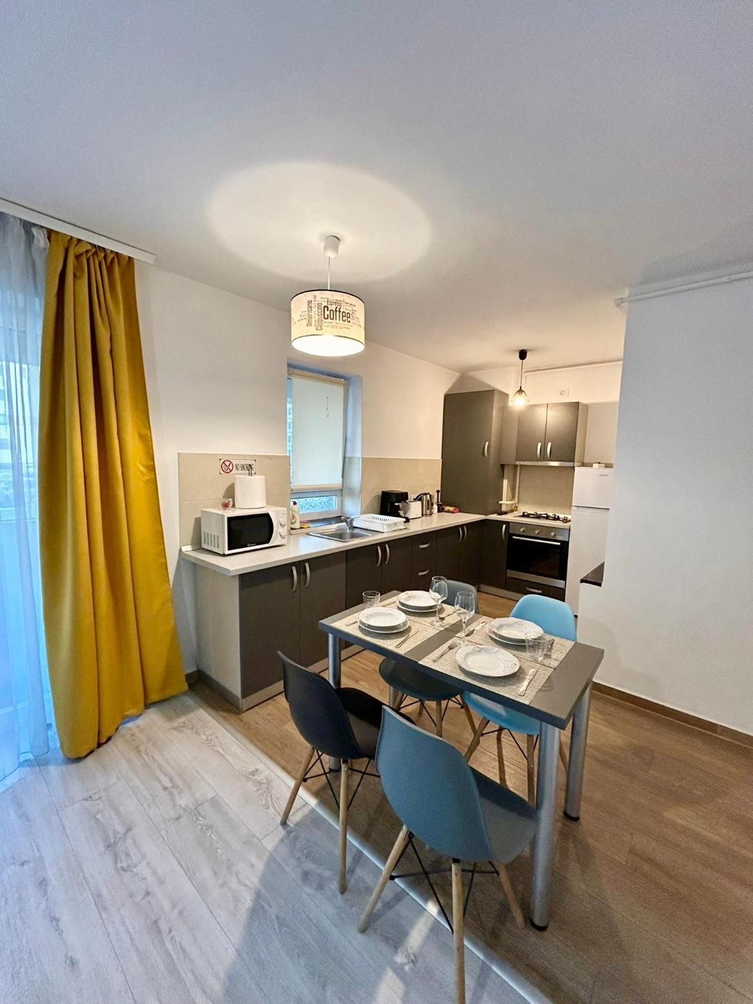 Jad - Luxury 3 Rooms & 2 Rooms Apartments In Kasper, Near Coresi Mall Brasov Luaran gambar