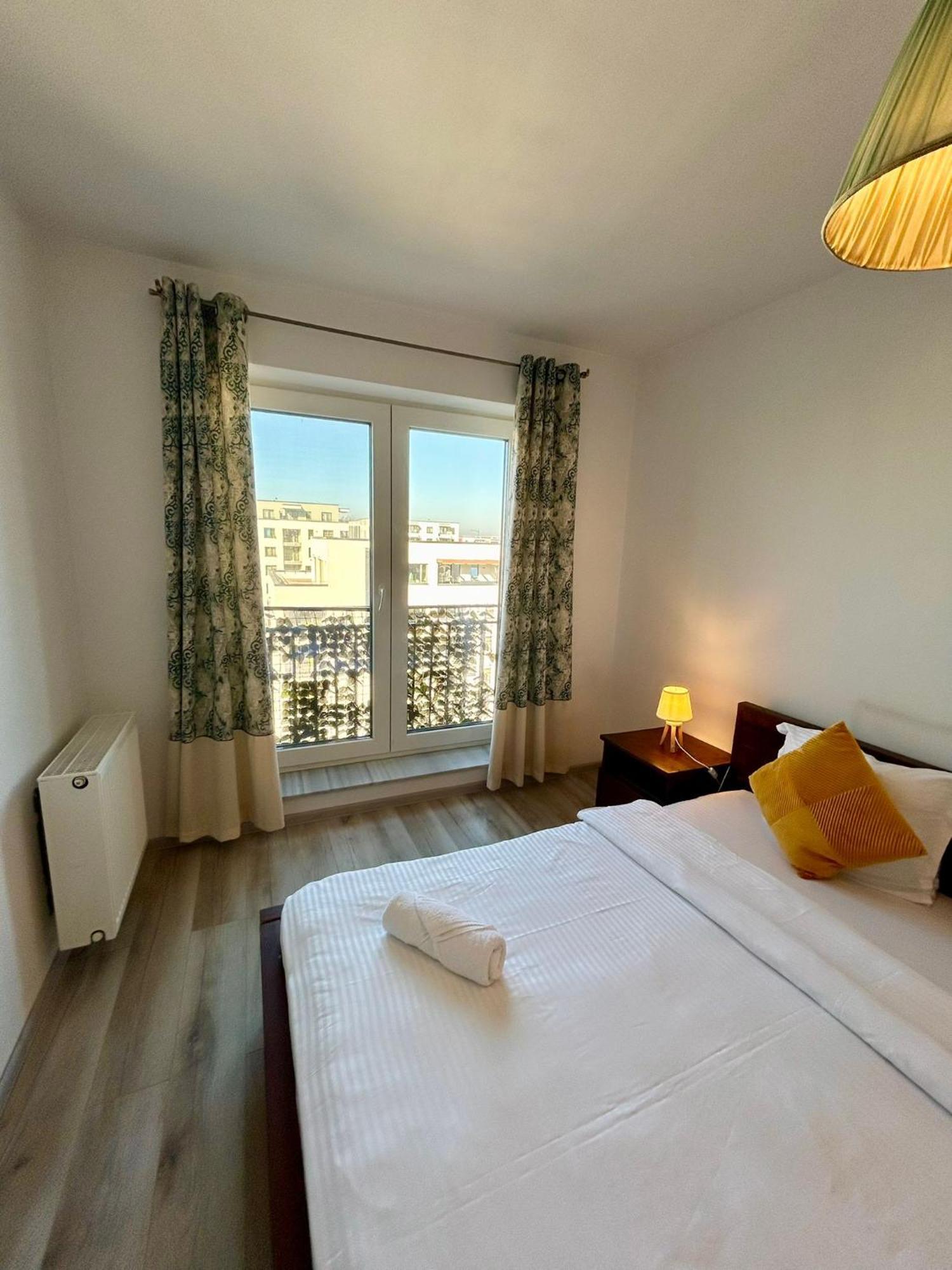 Jad - Luxury 3 Rooms & 2 Rooms Apartments In Kasper, Near Coresi Mall Brasov Luaran gambar
